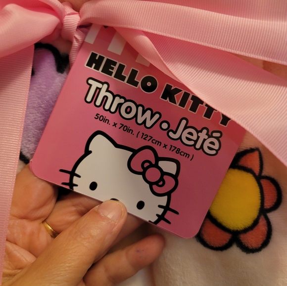 USED Hello Kitty Spring Easter Flowers Pink Plush Throw Blanket 50 X 70 - Picture 4 of 4